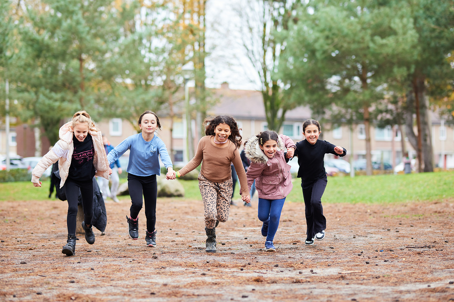 buiten spelende kinderen Antares Tilburg