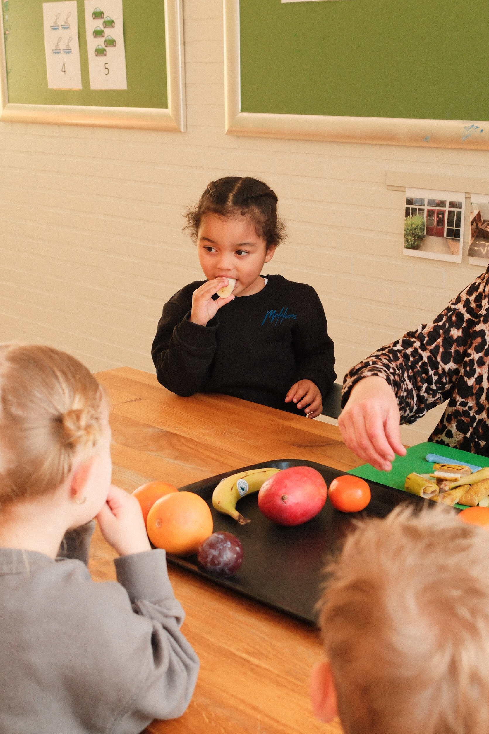 Peuteropvang De Alm fruit eten