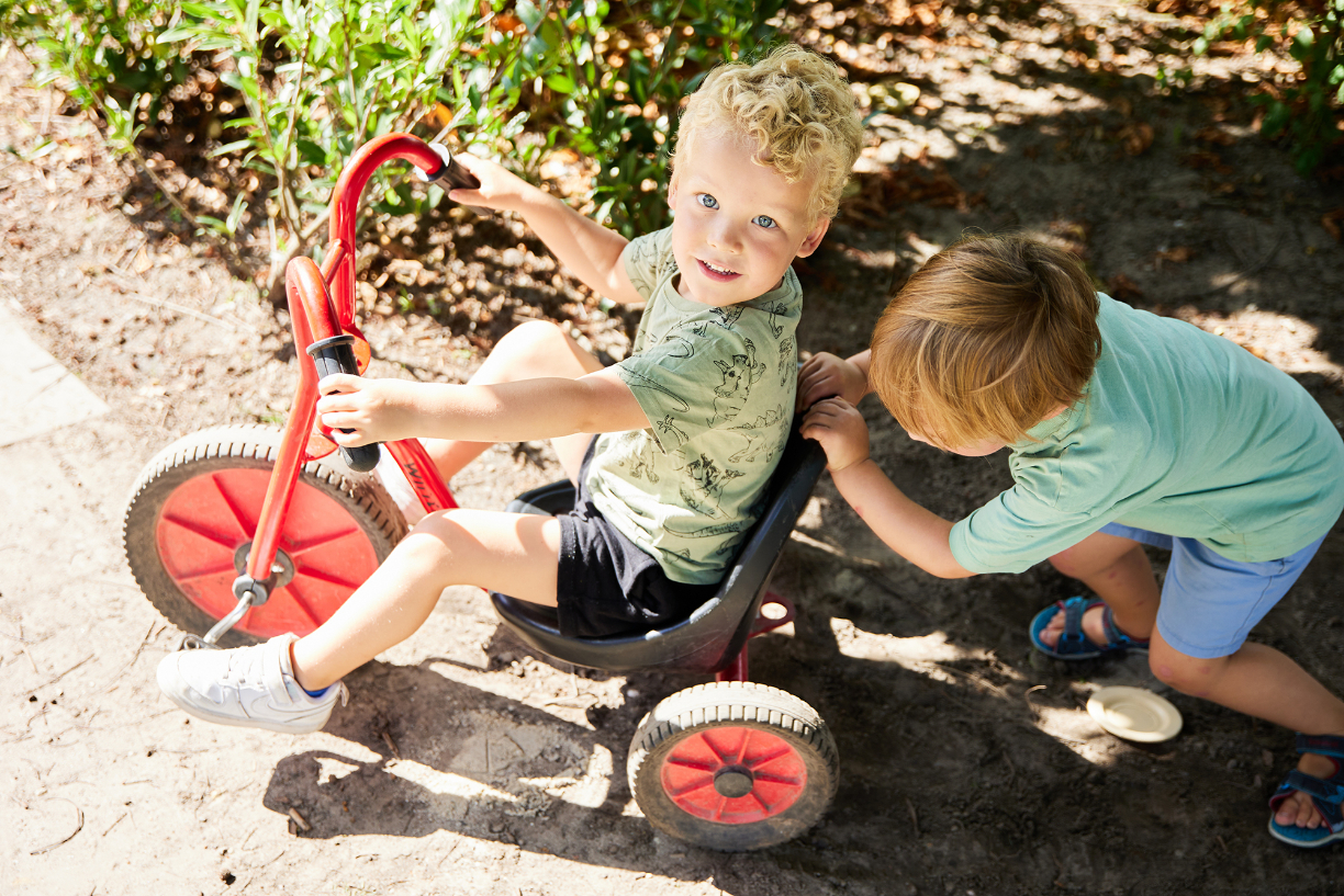 Kindcentrum De Borne Tilburg De Blaak kinderen buiten spelen