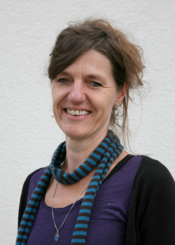 Esther V