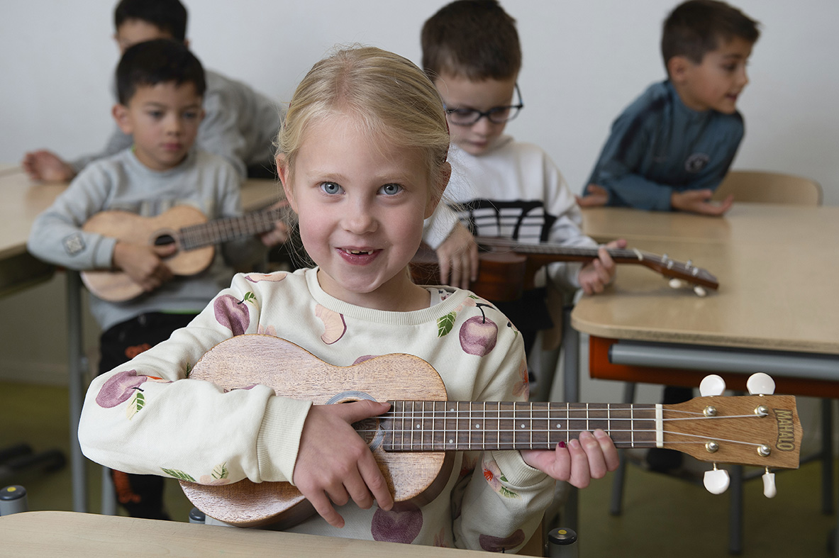 Meisje met gitaar