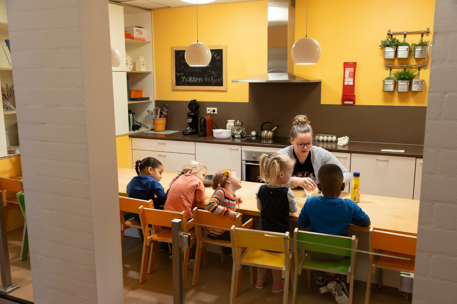 Samen koken in de kinderkeuken