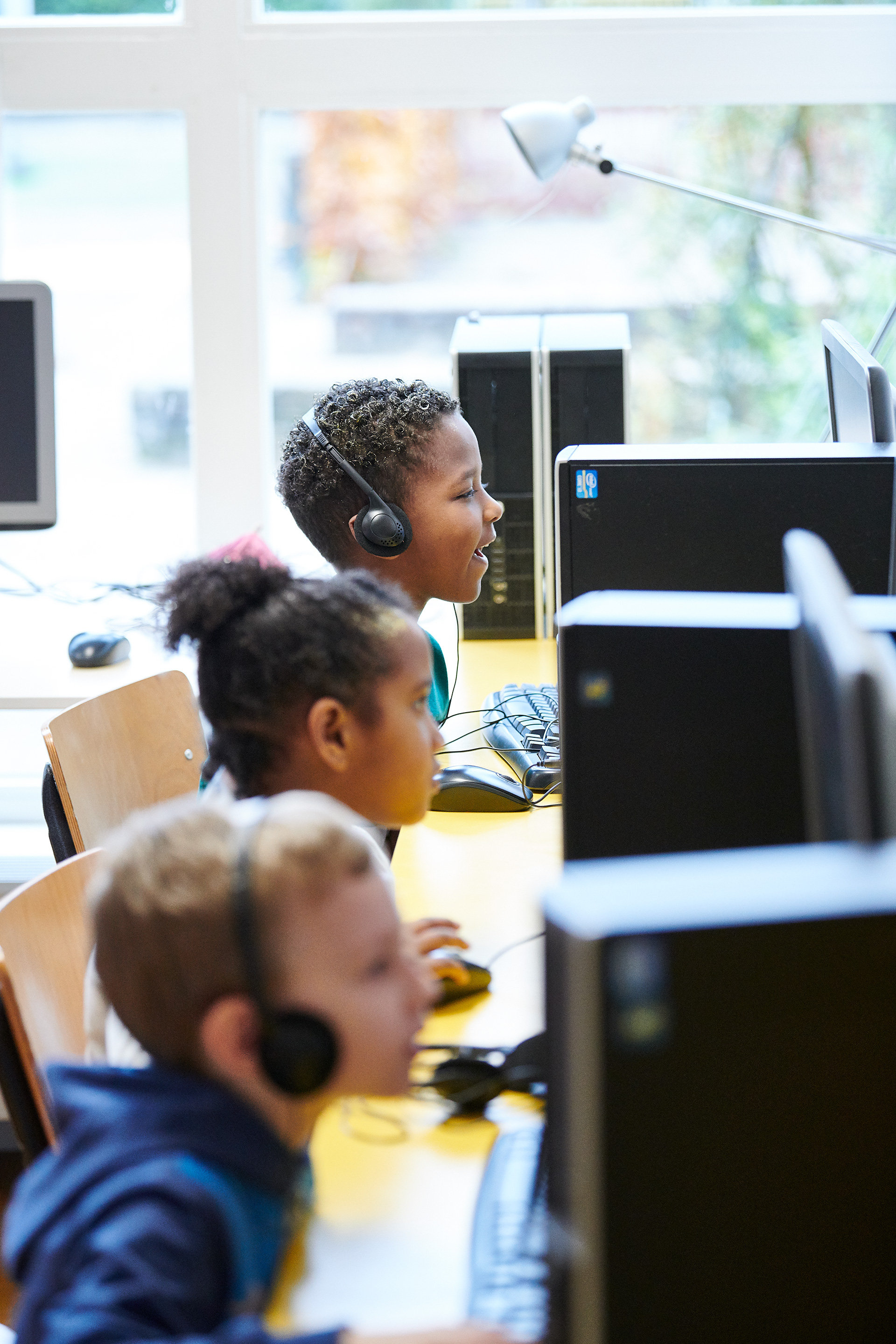Leerlingen achter de computer