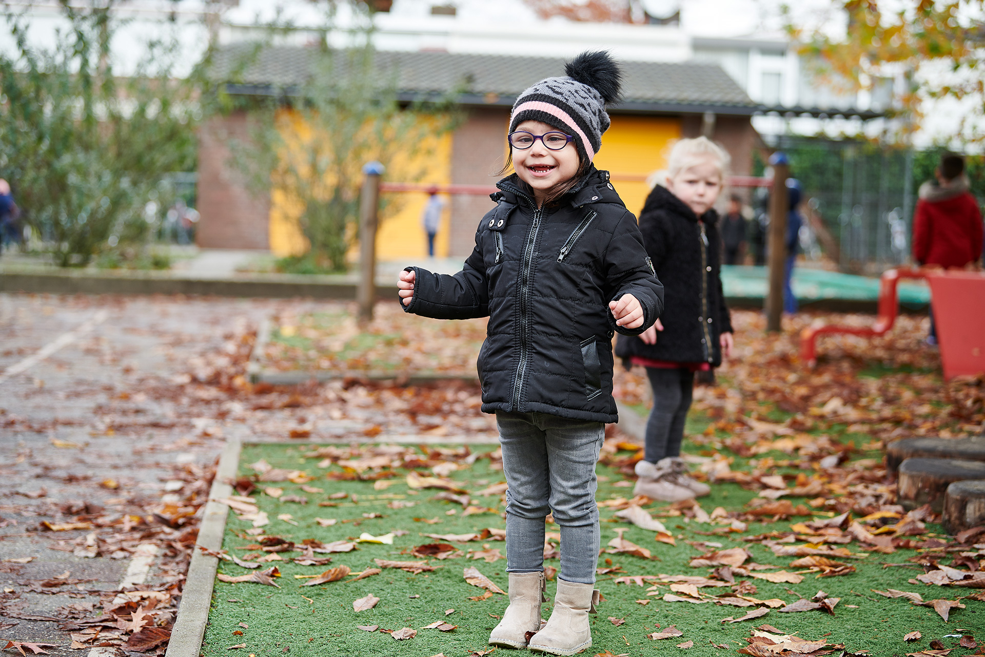 Leerlingen op het schoolplein