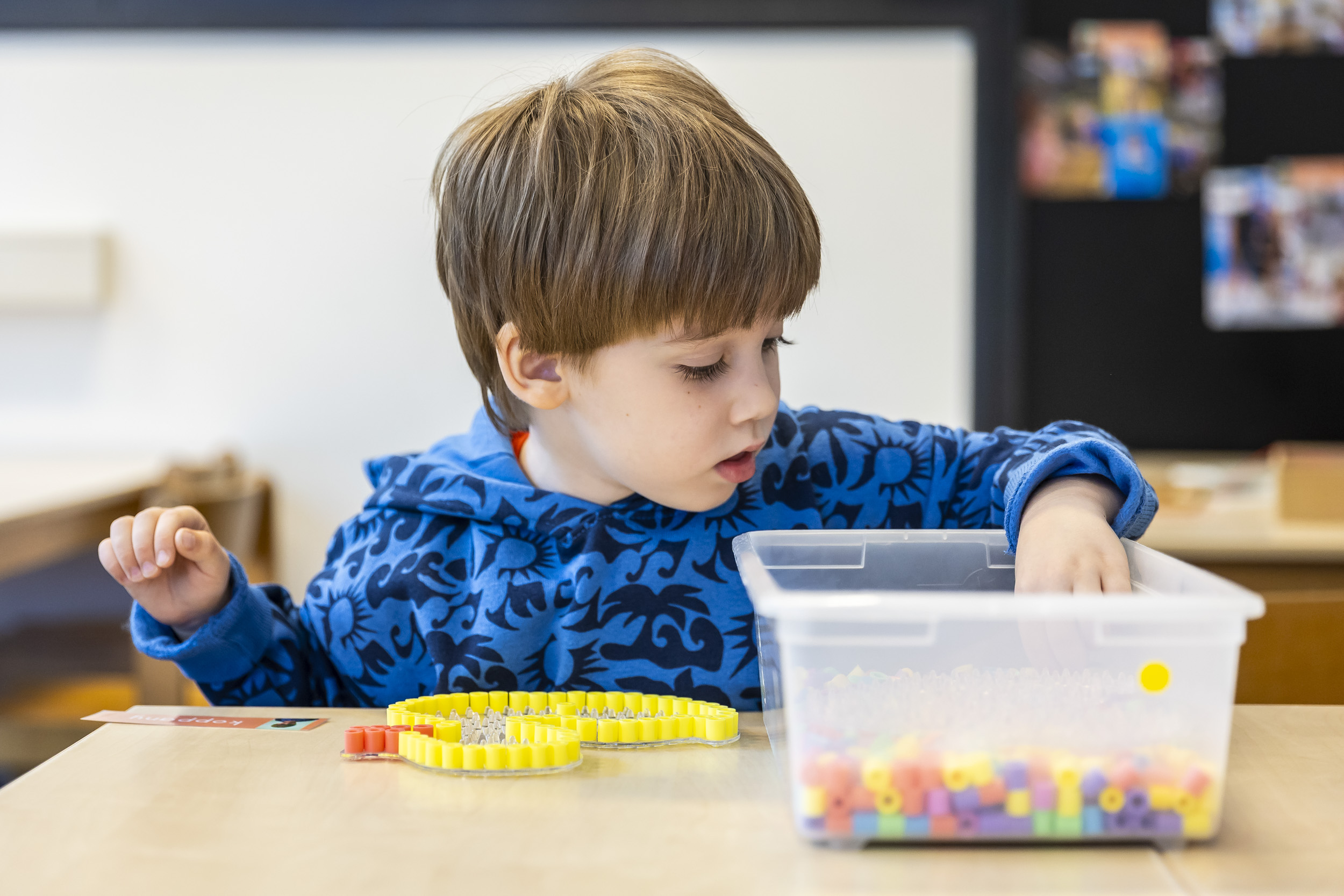 Leerling aan het spelen