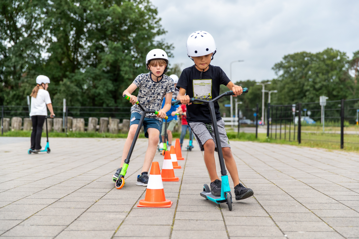 Kinderen steppen