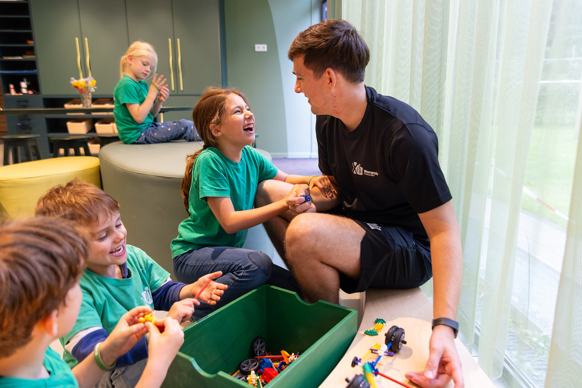 Spelen bij Outdoor BSO Warande Tilburg